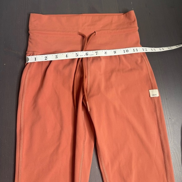 Vuori daily jogger pants Rosewood - Picture 8 of 10